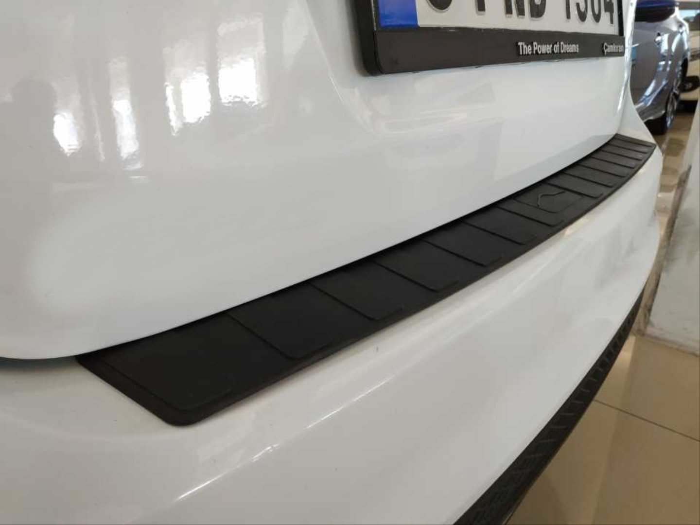 UNIVERSAL REAR BUMPER PLATE 90X8 cm