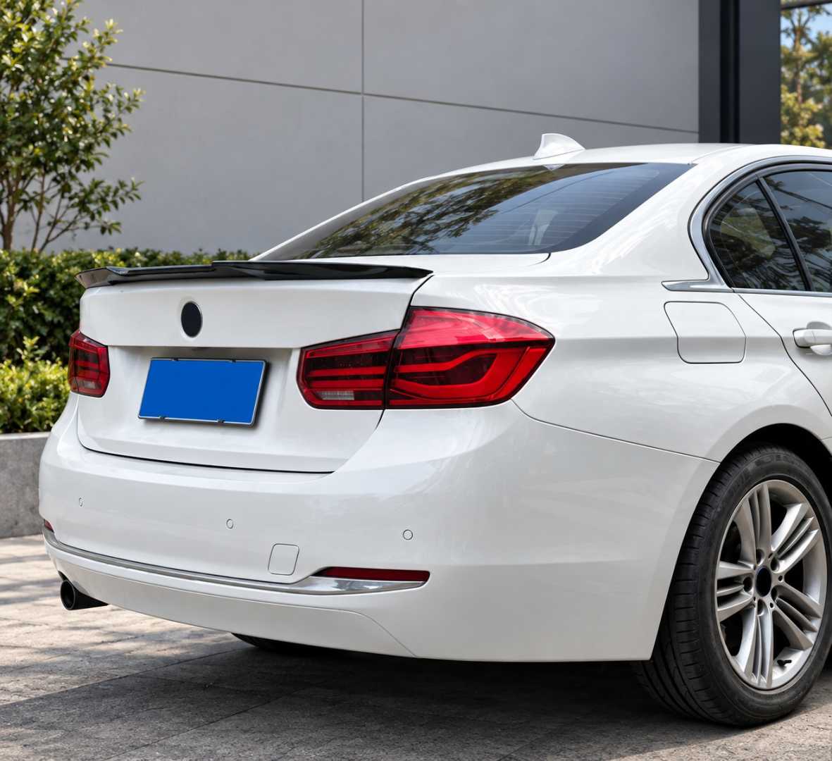 FOR 3 SERIES F30 3/S  M4 LOOKING SPOILER