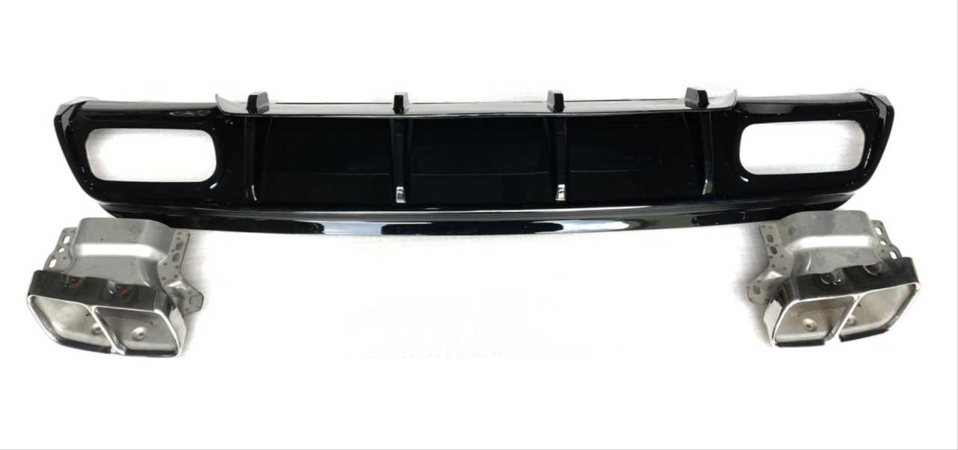W176 16-18 A45 DIFFUSER & EXHAUST SET  (BRIGHT BLACK) - WITH SILVER EXHAUST (FOR SPORT BUMPER  )