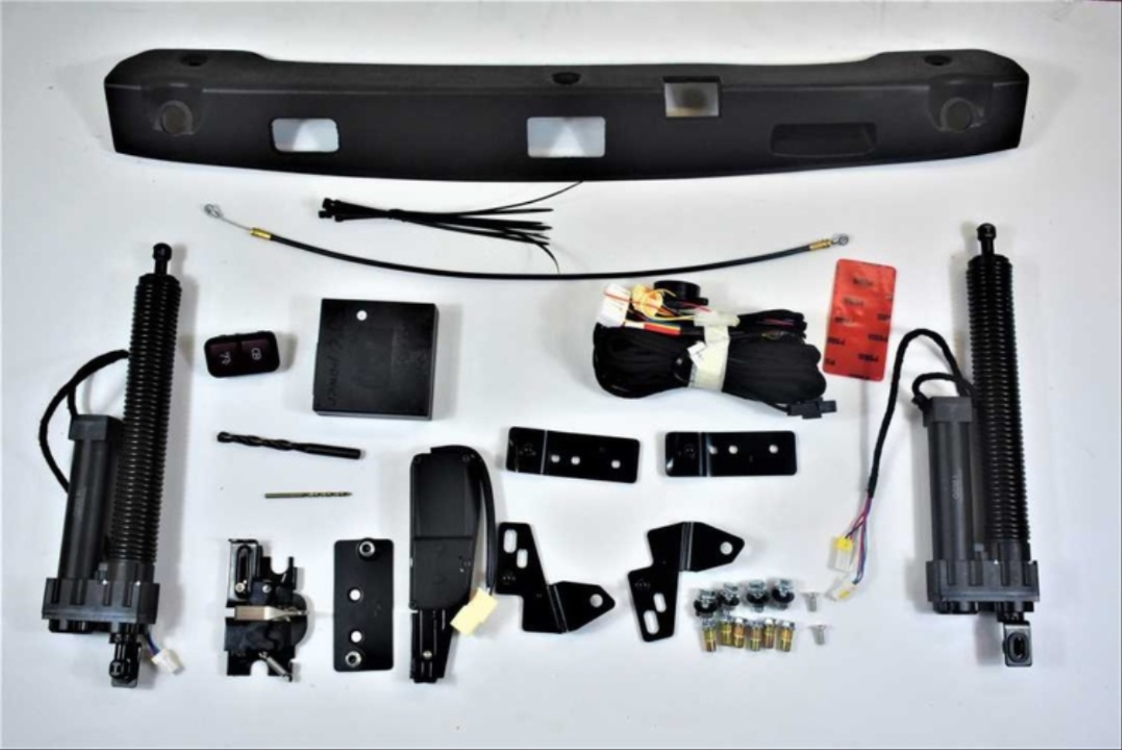 W212 E SERIES   ELECTRIC TAILGATE (AUTO TRUNK LIFTER) 