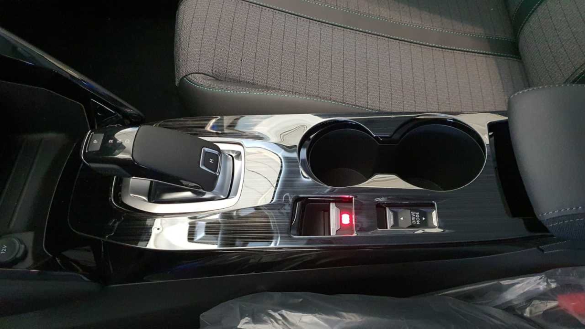  2008  INNER MIDDLE TRIM COVER - TITANIUM  BLACK 