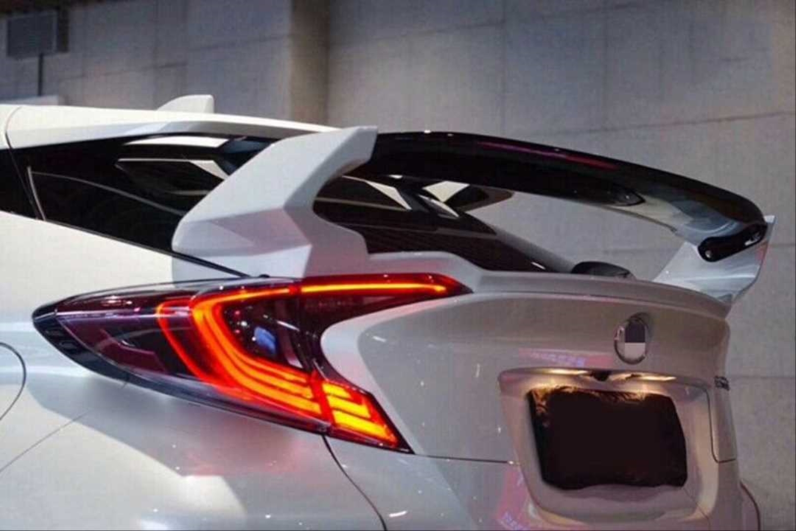 alt